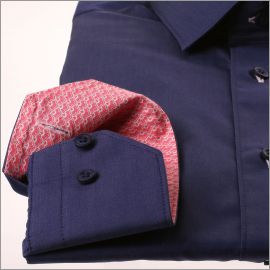Chemise bleu marine à col et poignets à motifs roses