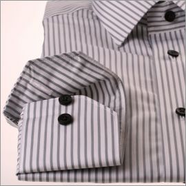 Chemise blanche à rayures grises