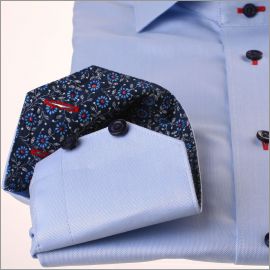 Chemise bleue oxford à col et poignets bleu marine à fleurs