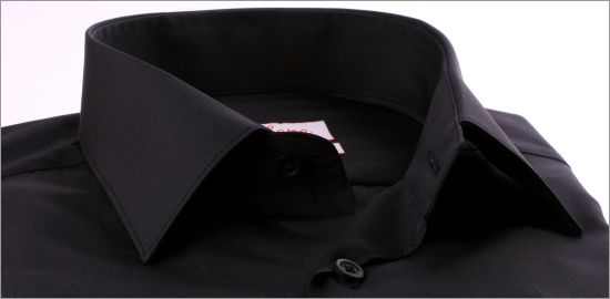 Chemise noire tissu popeline à poignets mousquetaires