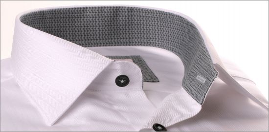 Chemise blanche à col et poignets à motifs zig zag gris