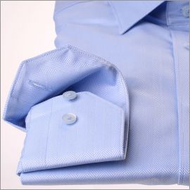 Chemise bleu clair, tissu à chevrons