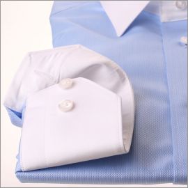 Chemise oxford bleue à col et poignets blanc
