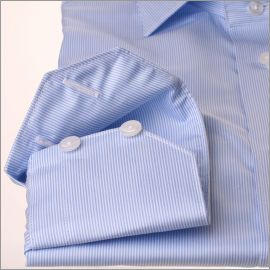 Chemise à fines rayures bleues