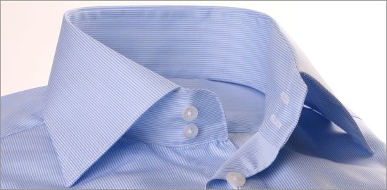 Chemise à fines rayures bleues